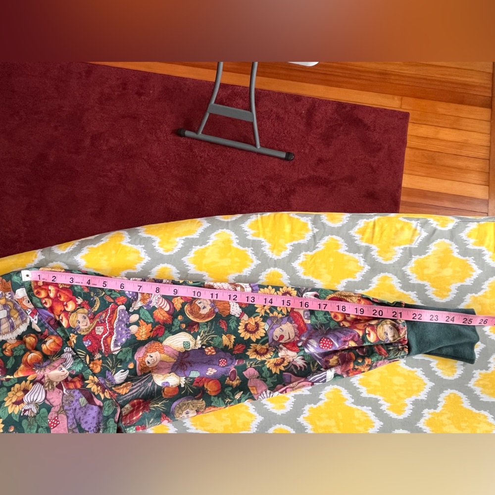 White Cross Fall Print Lab Coat - Picture 6 of 12